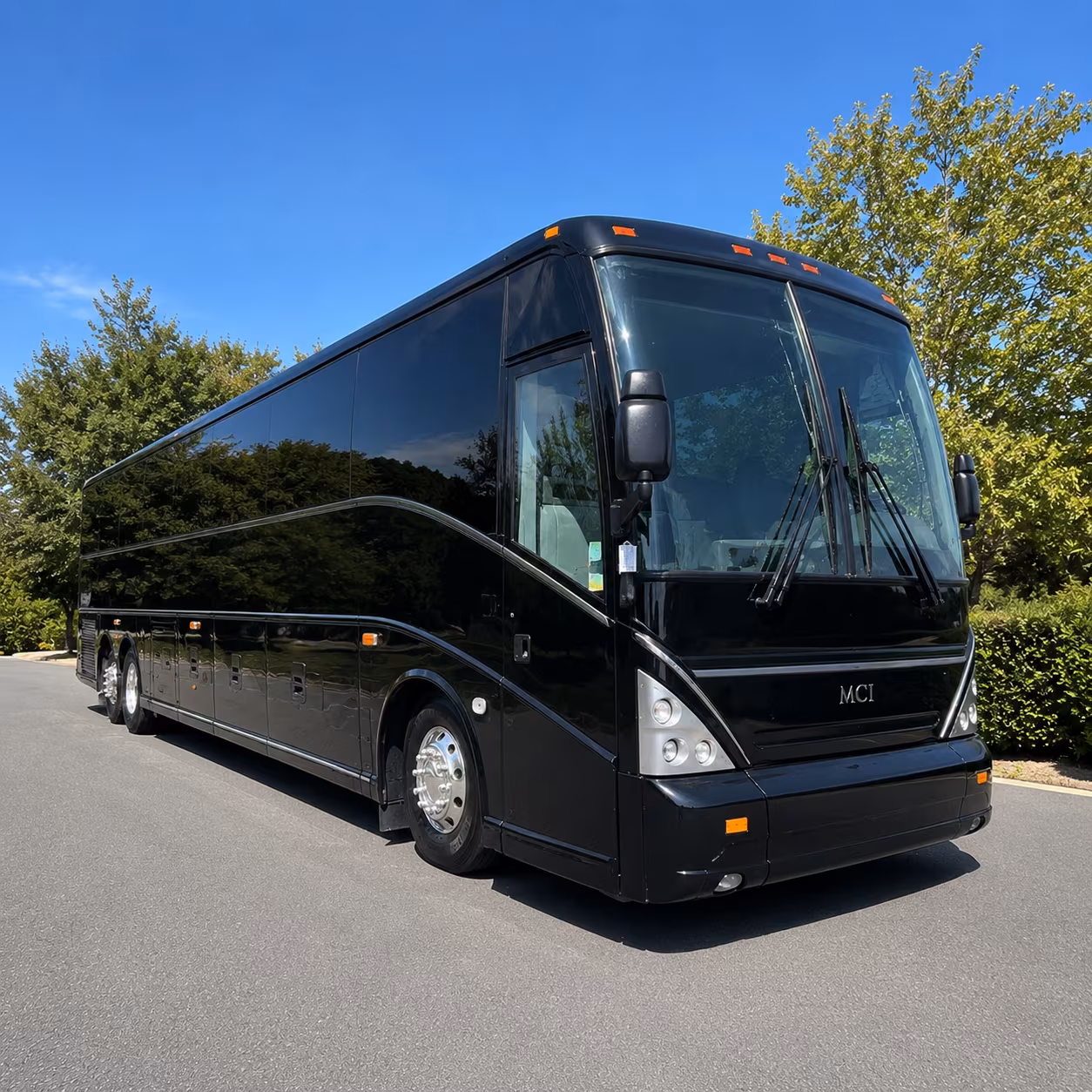 airport shuttle buses to and from daniel k inouye international airport hnl