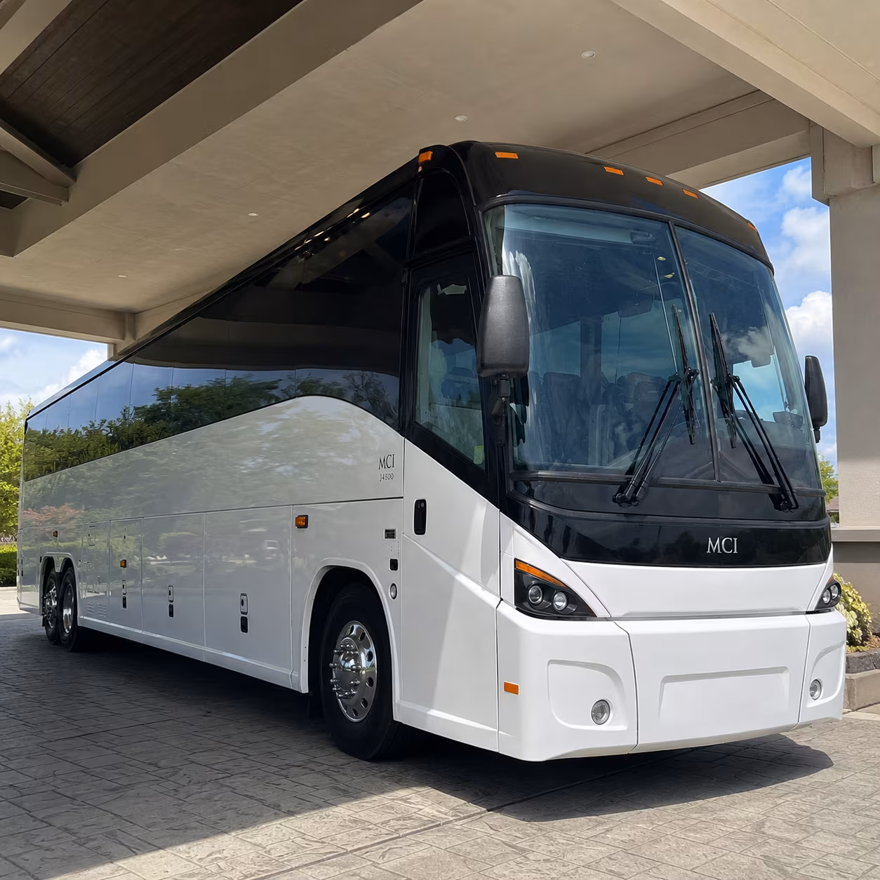 book your waikiki hotel shuttle and beat the h 1 traffic