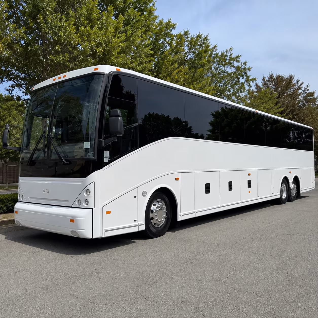 bus rental options for honolulu trips
