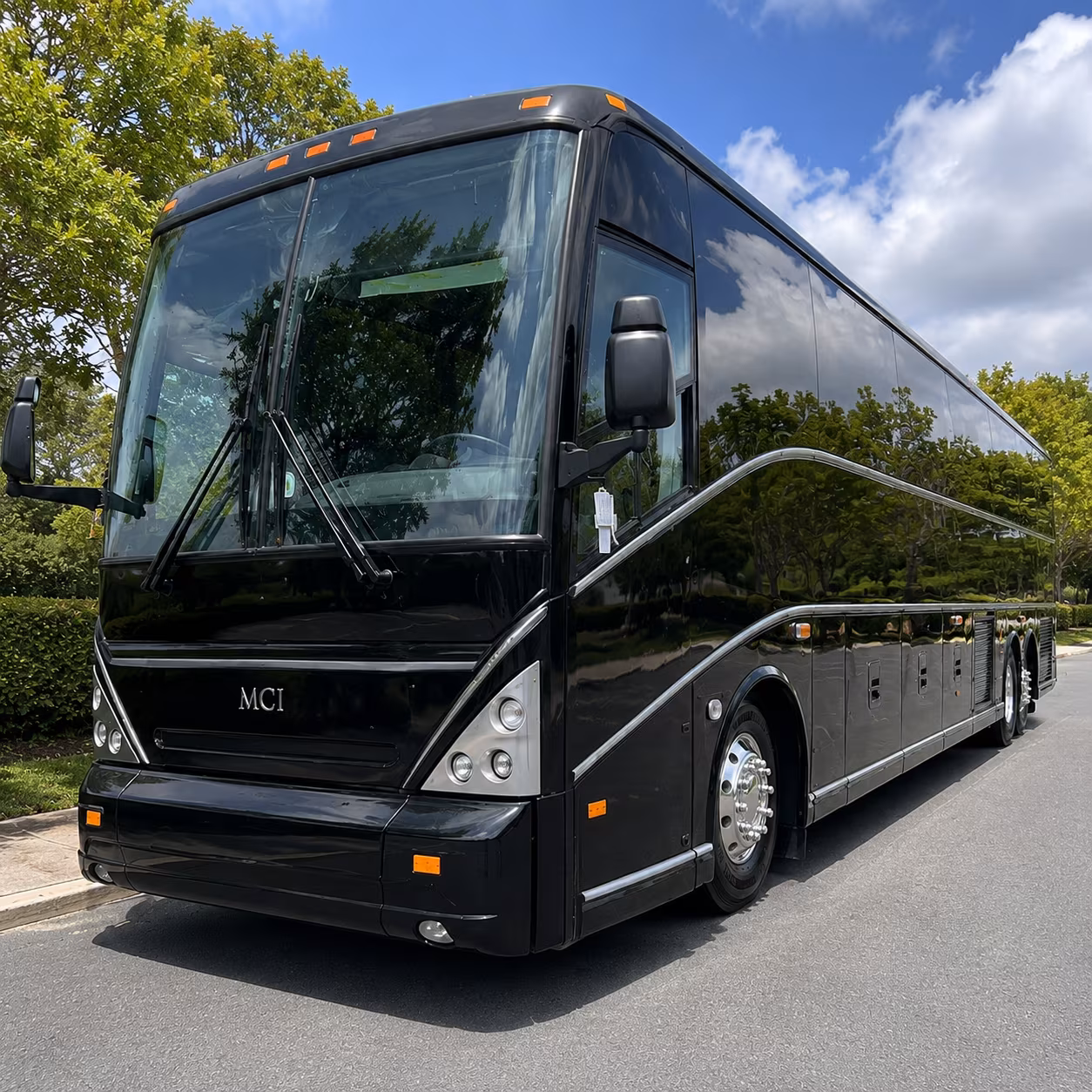 charter buses for concerts and events at waikiki shell and kapiolani park