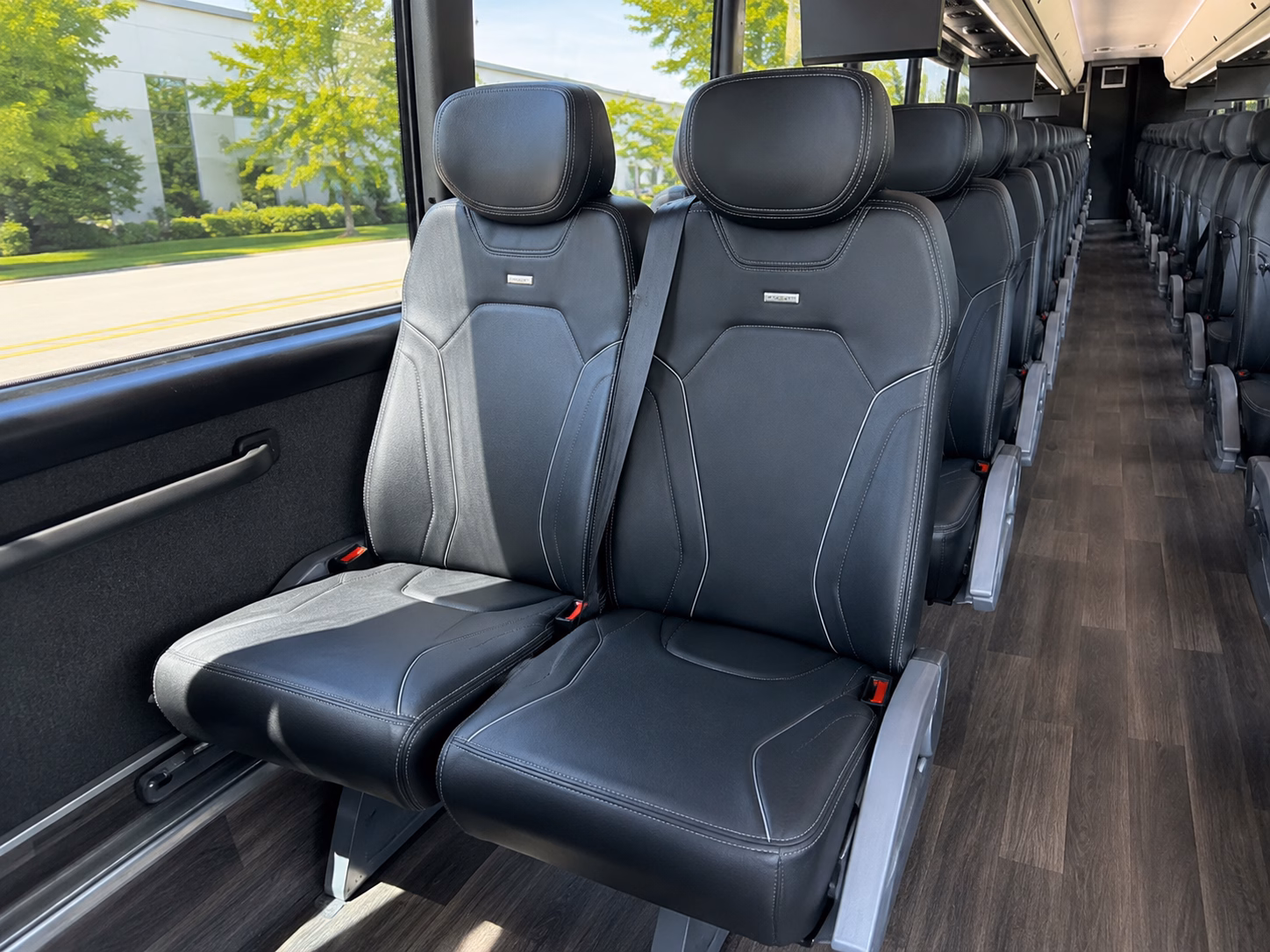 how the type of bus you choose changes the price in honolulu hawaii