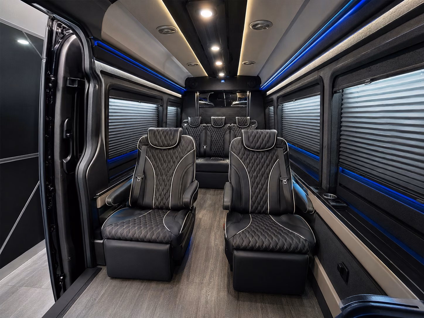 it s easy to find convention and corporate group shuttles from hnl
